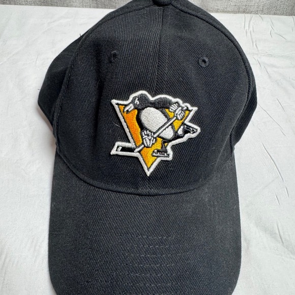Pittsburgh Penguins Adidas‎ NHL Baseball Cap Hat Black Gold Green NWT - Picture 2 of 7